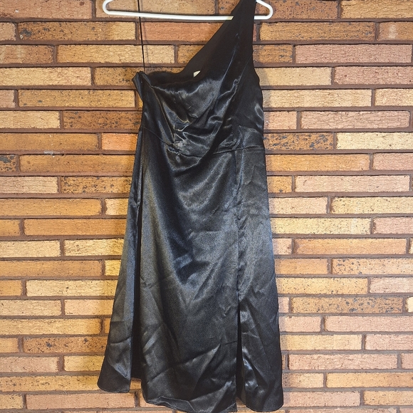 Birdy Grey Medium Black Satin One-Shoulder Elegant Dress - Picture 1 of 6